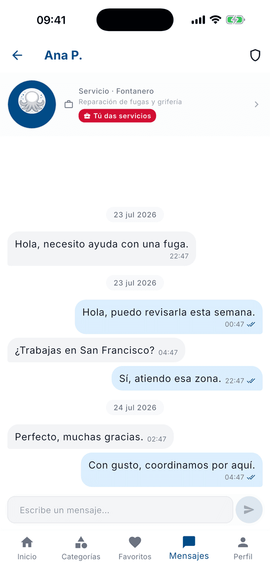 Conversación dentro de SolvTako para coordinar los detalles de un servicio.